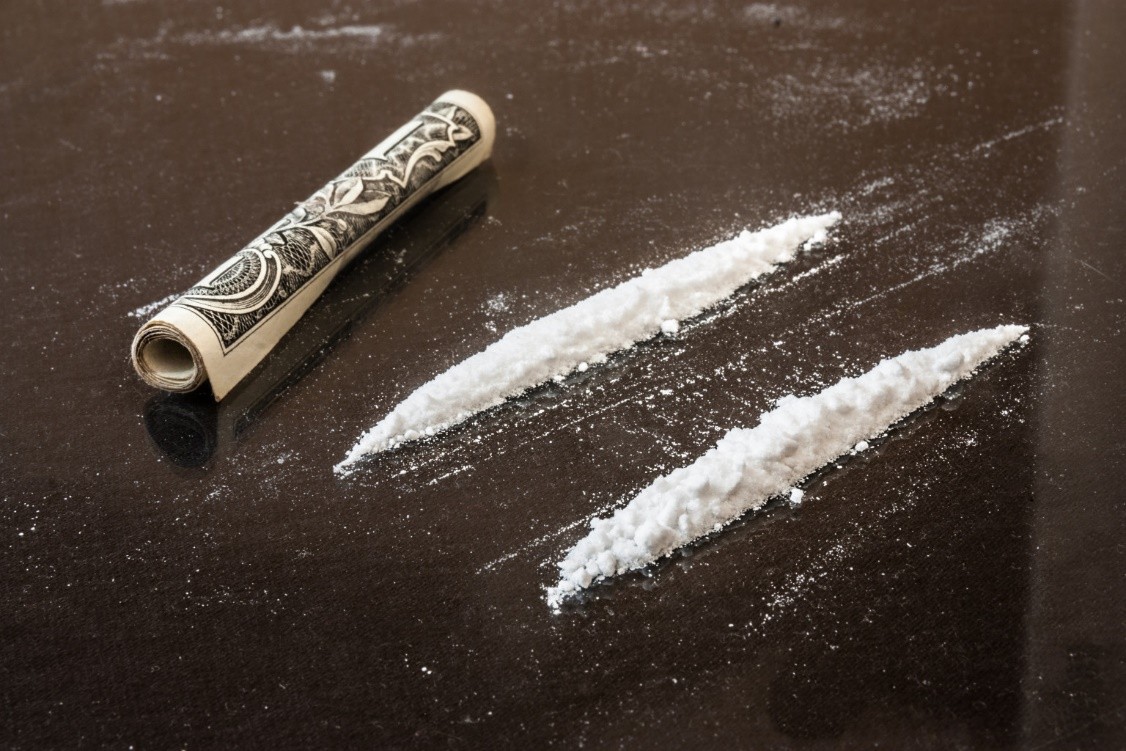 Photo Credit: http://i.huffpost.com/gen/1319471/images/o-COCAINE-facebook.jpg